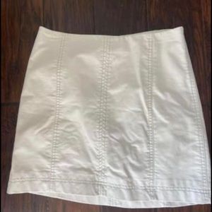 Free People Sz 2 off white skirt